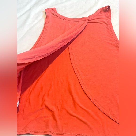 GapFit Breathe Women’s Open Back Orange Tank Top Lightweight Breathable Sz Med - Picture 13 of 14